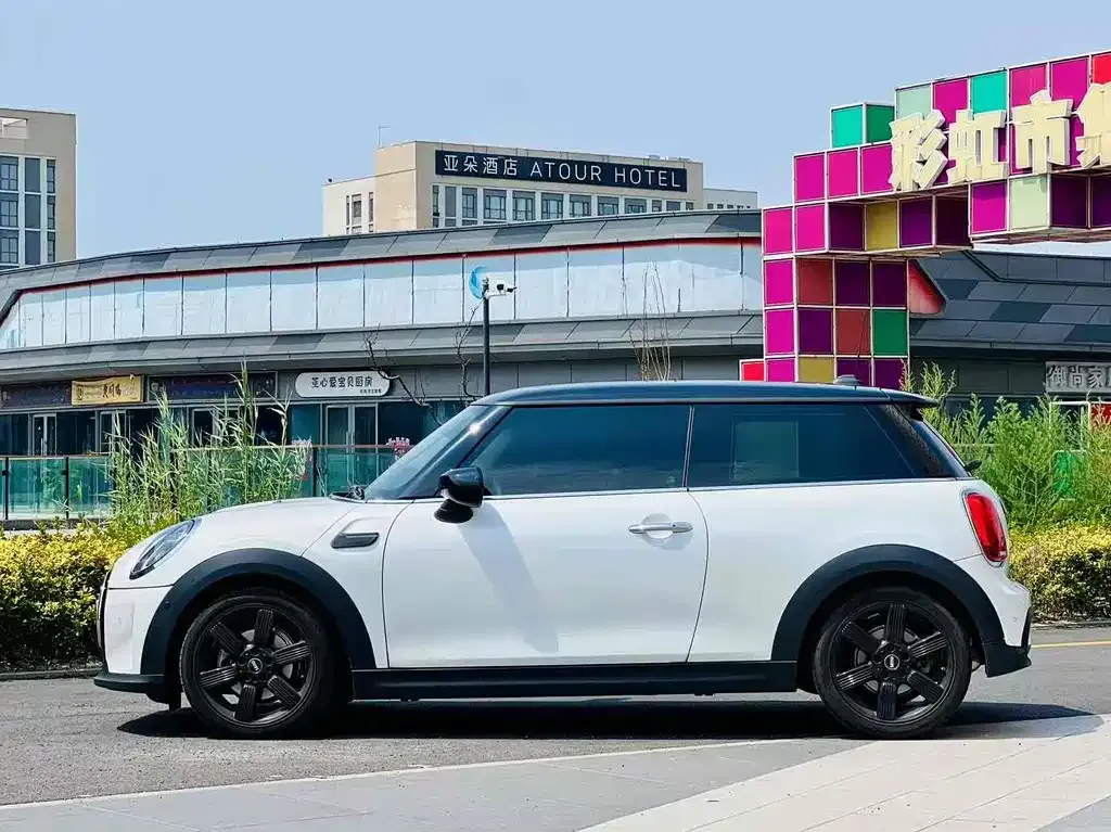MINI Cooper (3-door) 2023 из CN, фото 3
