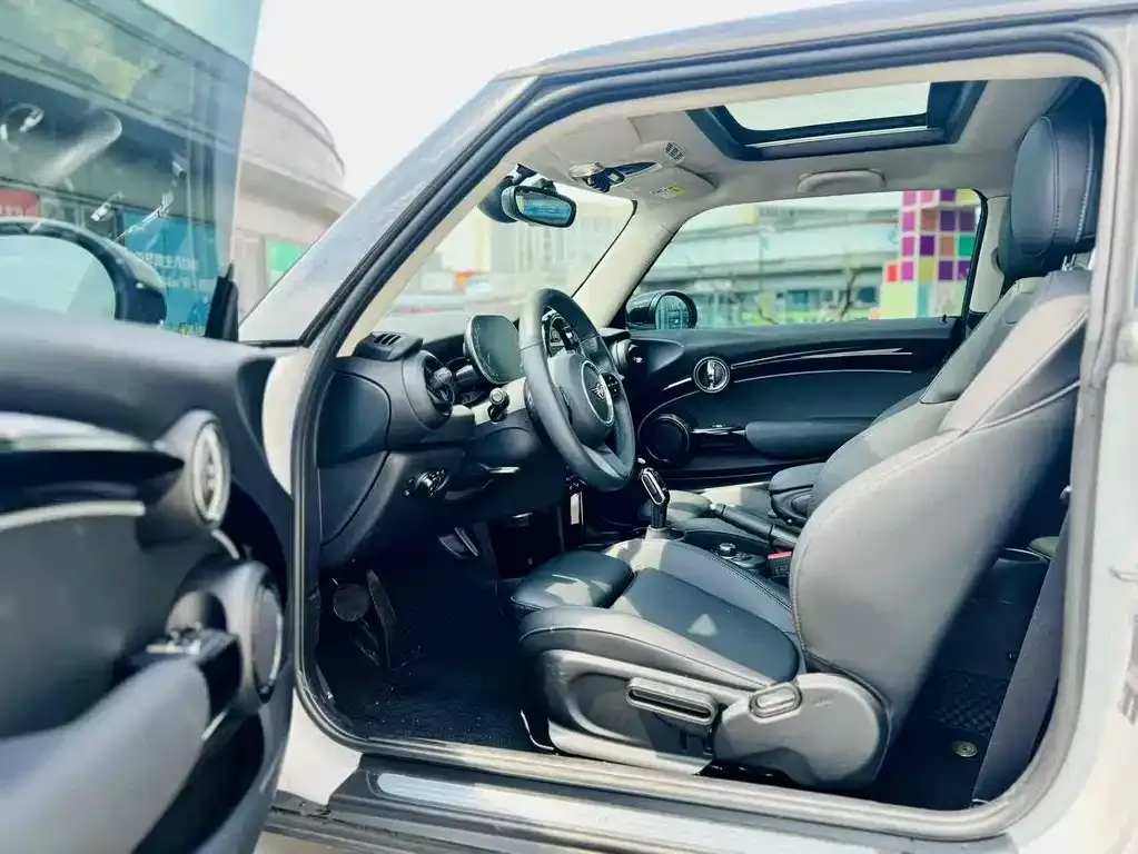 MINI Cooper (3-door) 2023 из CN, фото 9