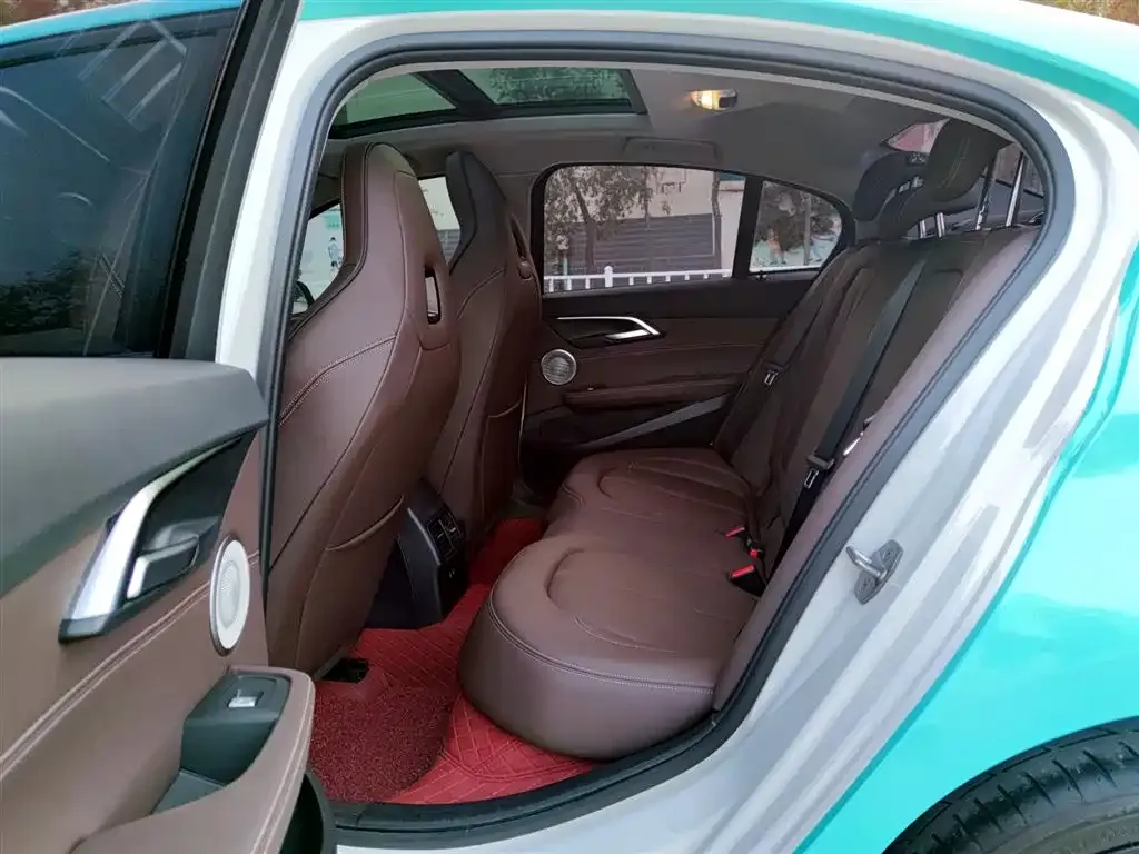 BMW 1 Series 2023 из CN, фото 10