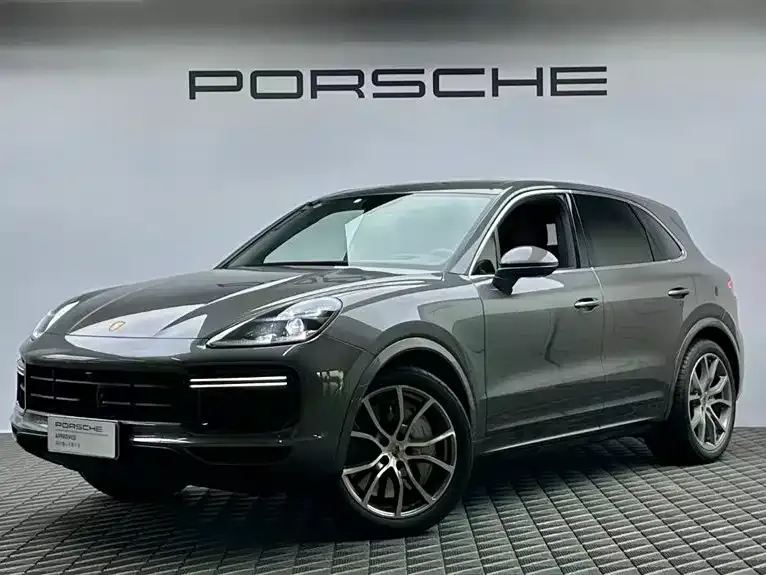 Porsche Cayenne — фото 1