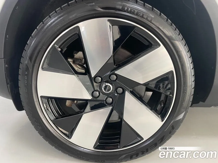 Volvo C40 2024 из KR, фото 5
