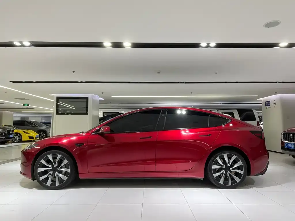 Tesla Model 3 2024 из CN, фото 2