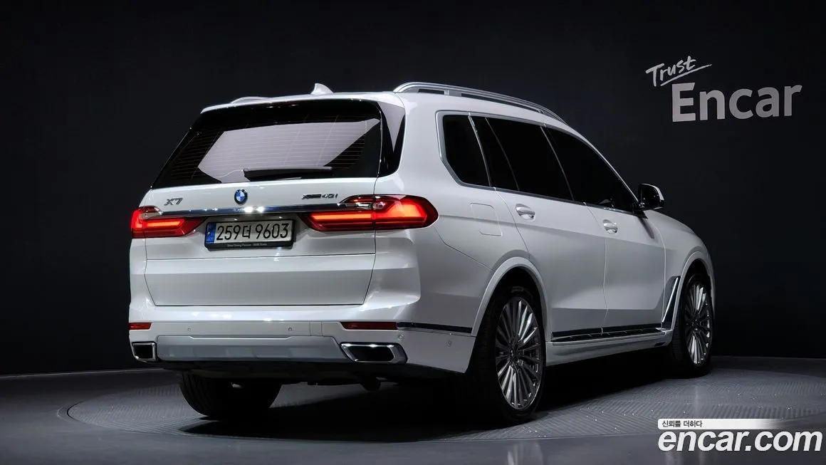 BMW X7 — фото 2