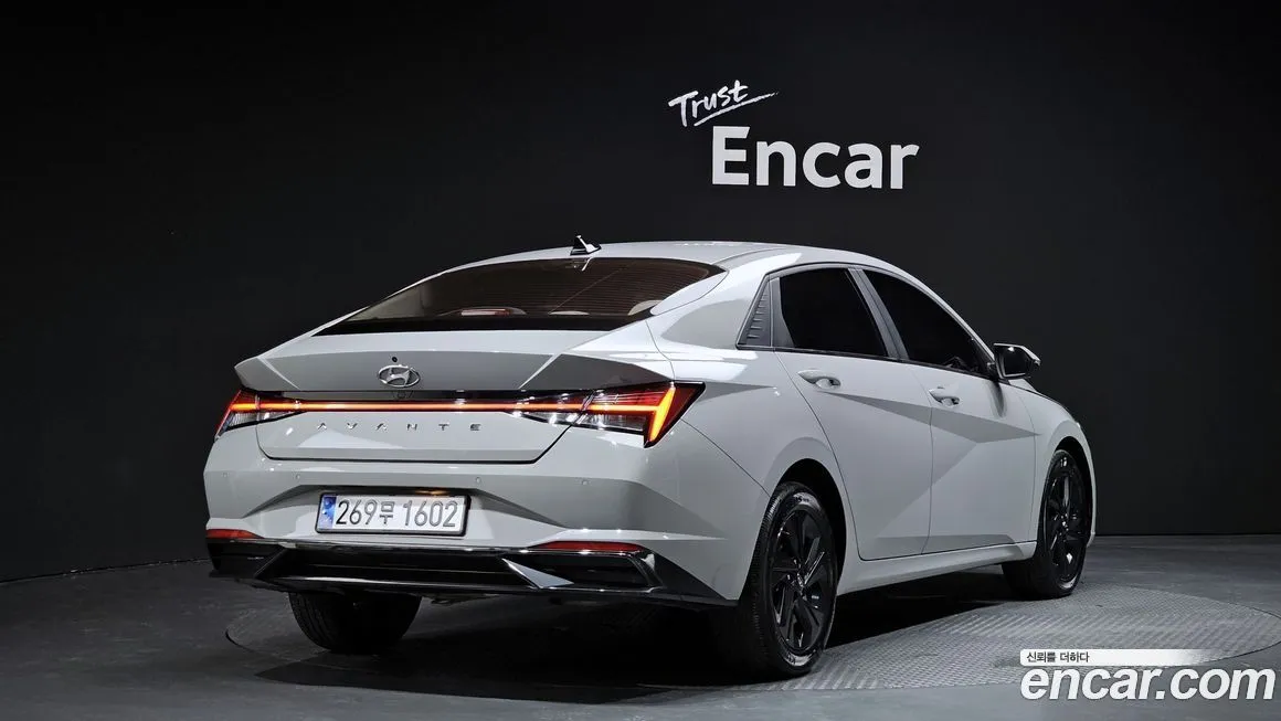 Hyundai AVANTE — фото 2
