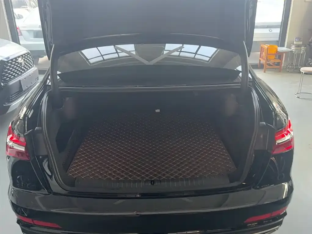 Audi A6L 2021 из CN, фото 10