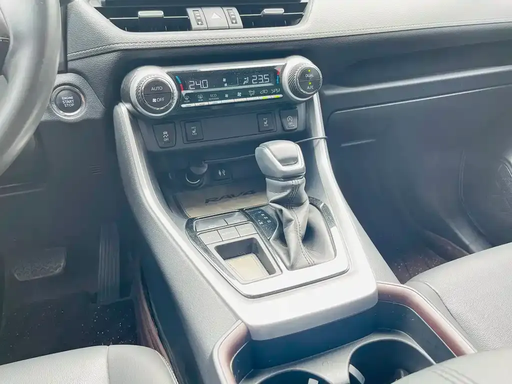Toyota RAV4 2021 из CN, фото 8