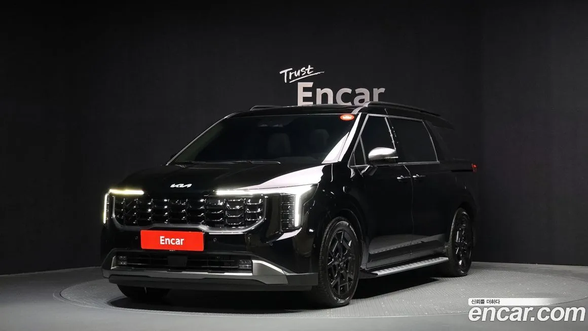 Kia Carnival — фото 1
