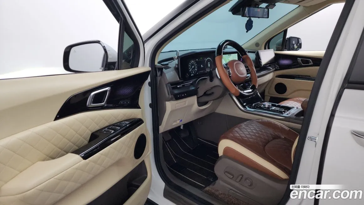 Kia Carnival — фото 10
