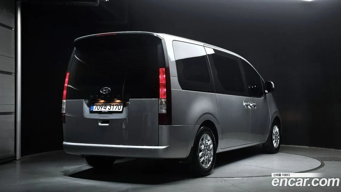 Hyundai Staria — фото 2