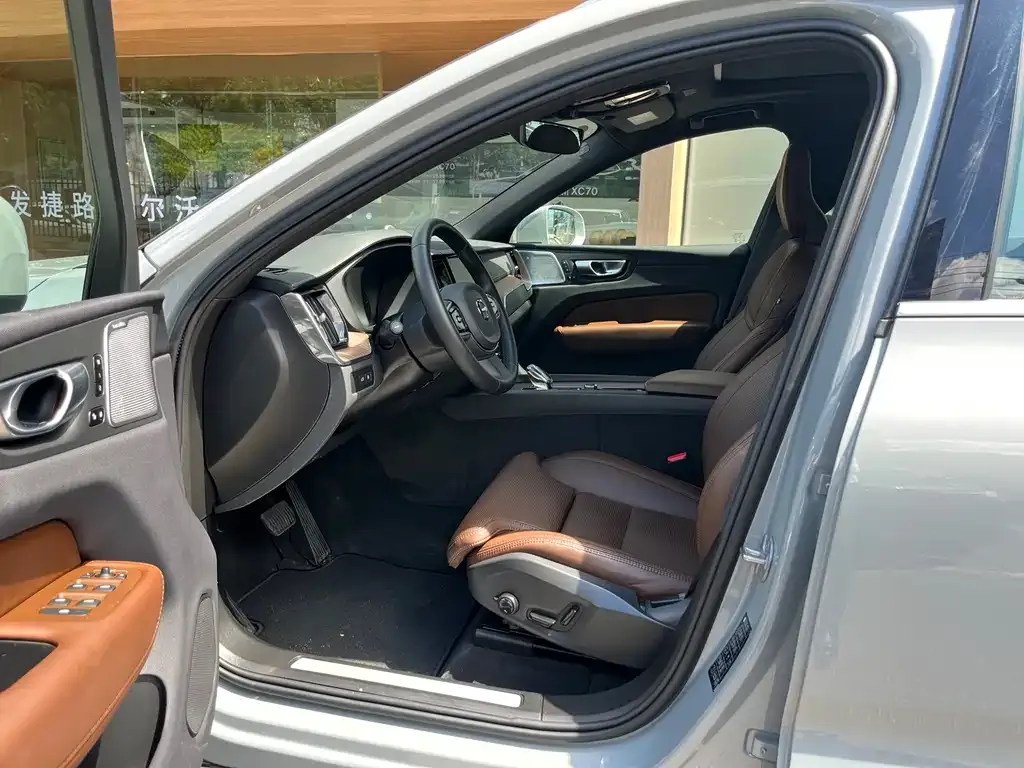 [object Object] XC60 PHEV 2024 из CN, фото 4