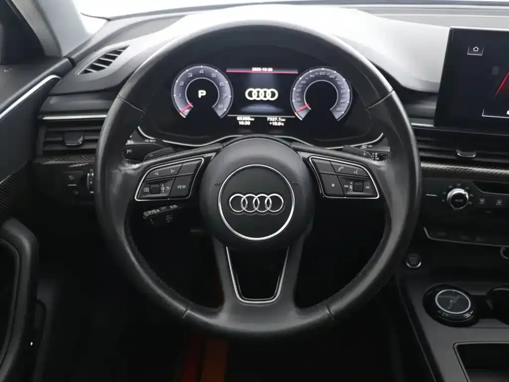Audi A4L 2022 из CN, фото 10