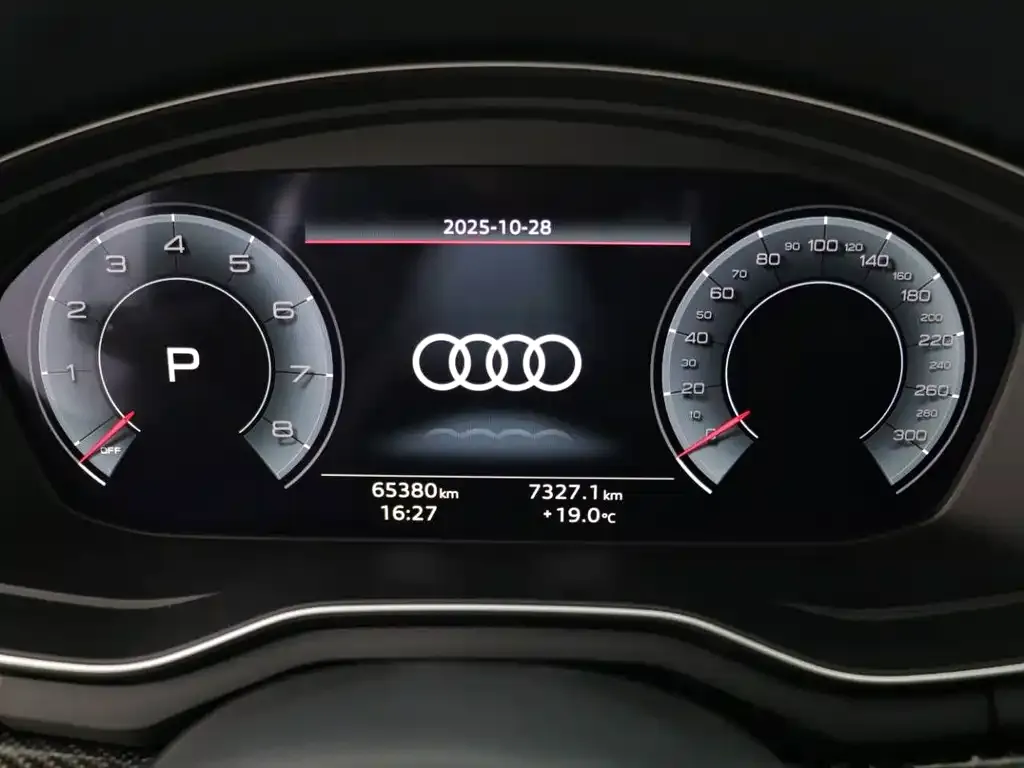 Audi A4L 2022 из CN, фото 9