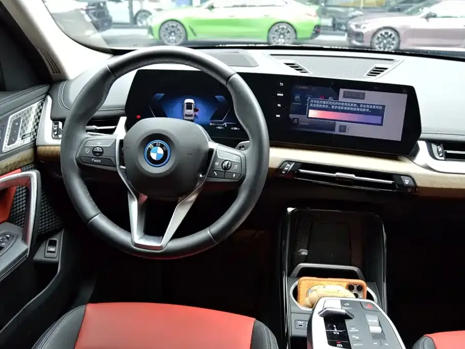 BMW iX1 2023 из CN, фото 10