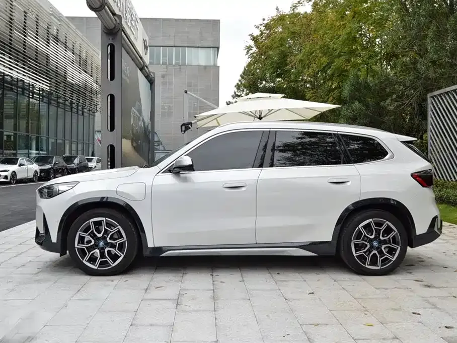 BMW iX1 2023 из CN, фото 2