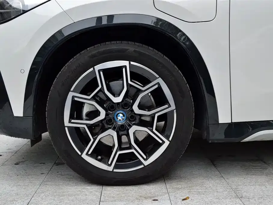 BMW iX1 2023 из CN, фото 5