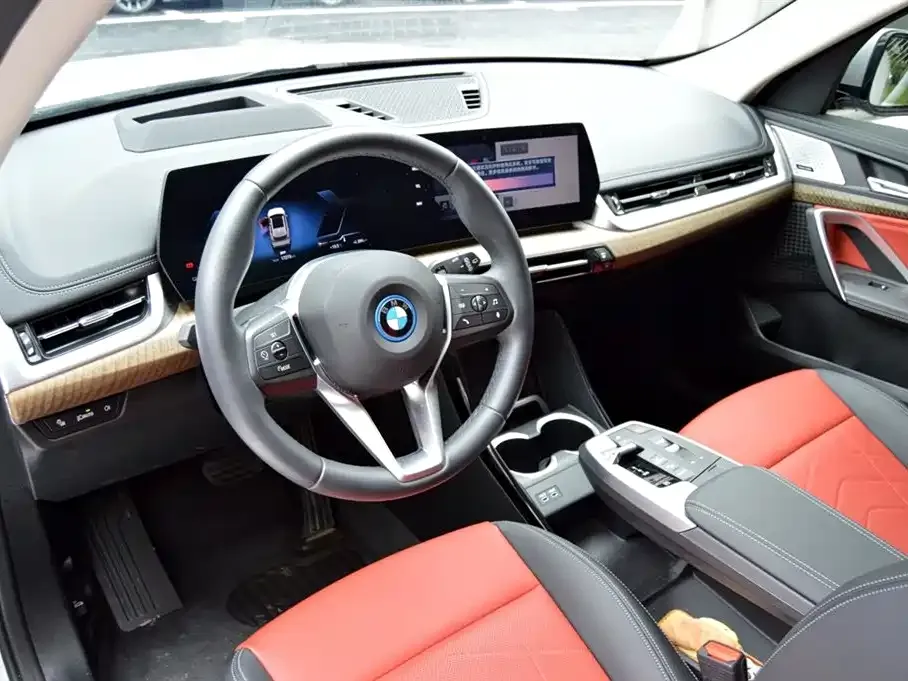 BMW iX1 2023 из CN, фото 8