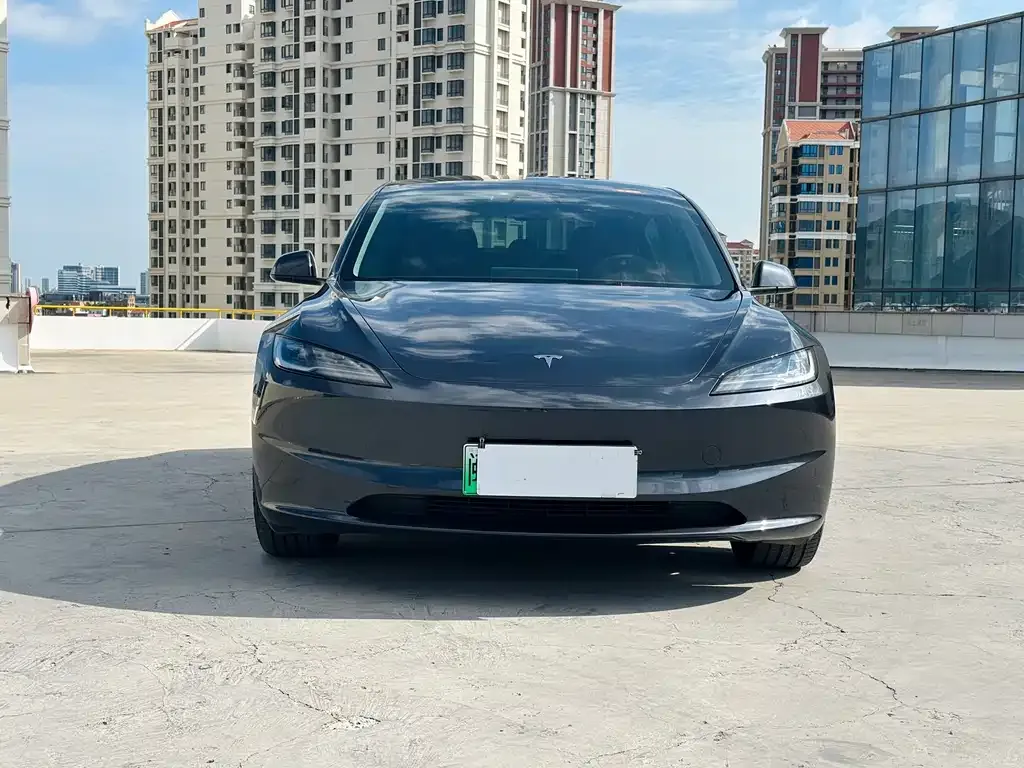 Tesla Model 3 — фото 2