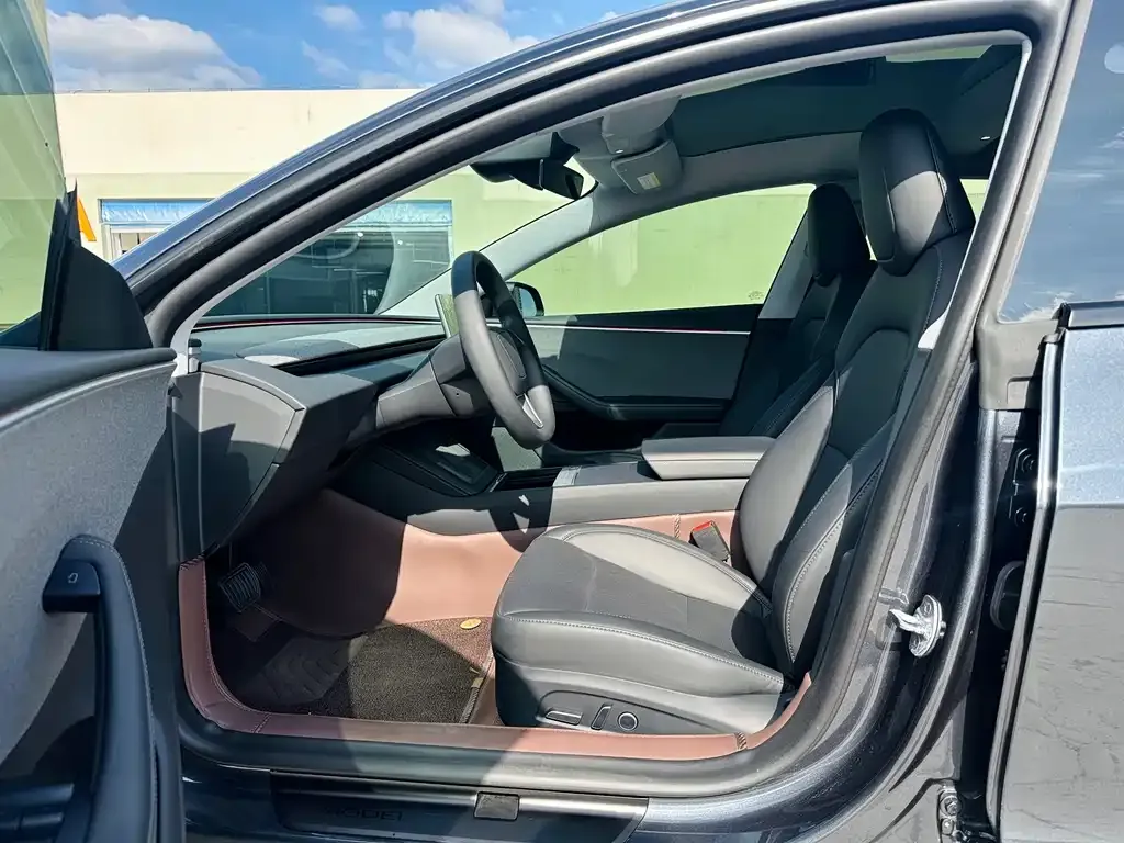 Tesla Model 3 — фото 6
