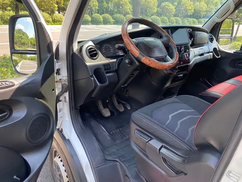 IVECO Ousheng 2022 из CN, фото 6