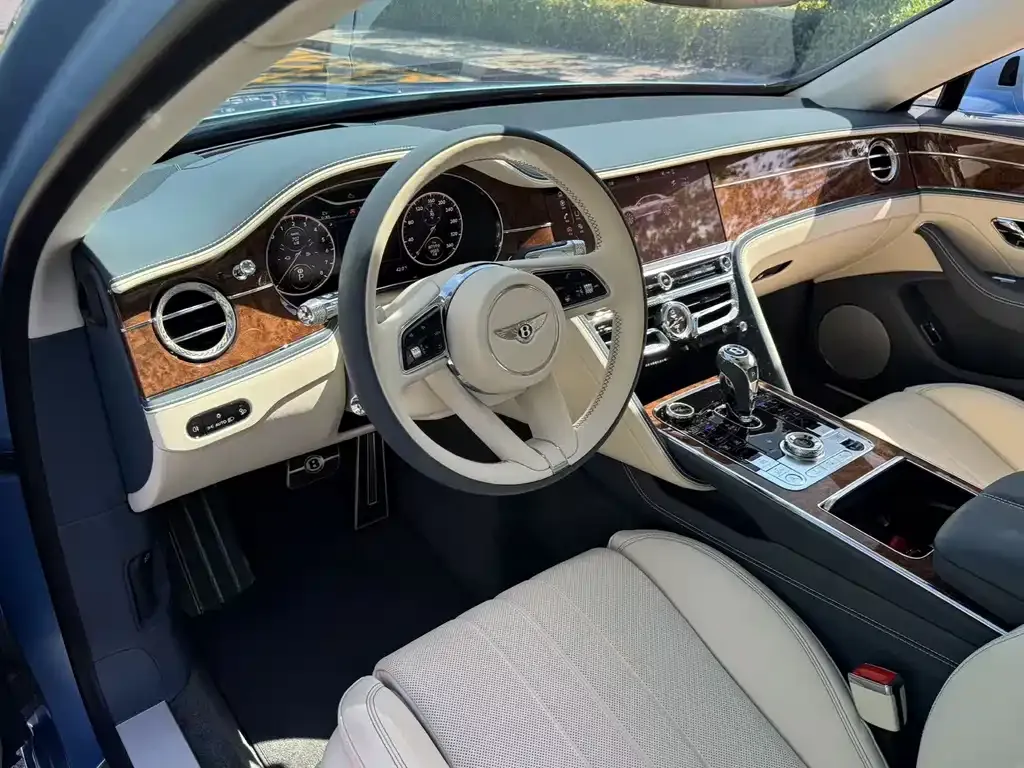 Bentley Flying Spur PHEV 2022 из CN, фото 4
