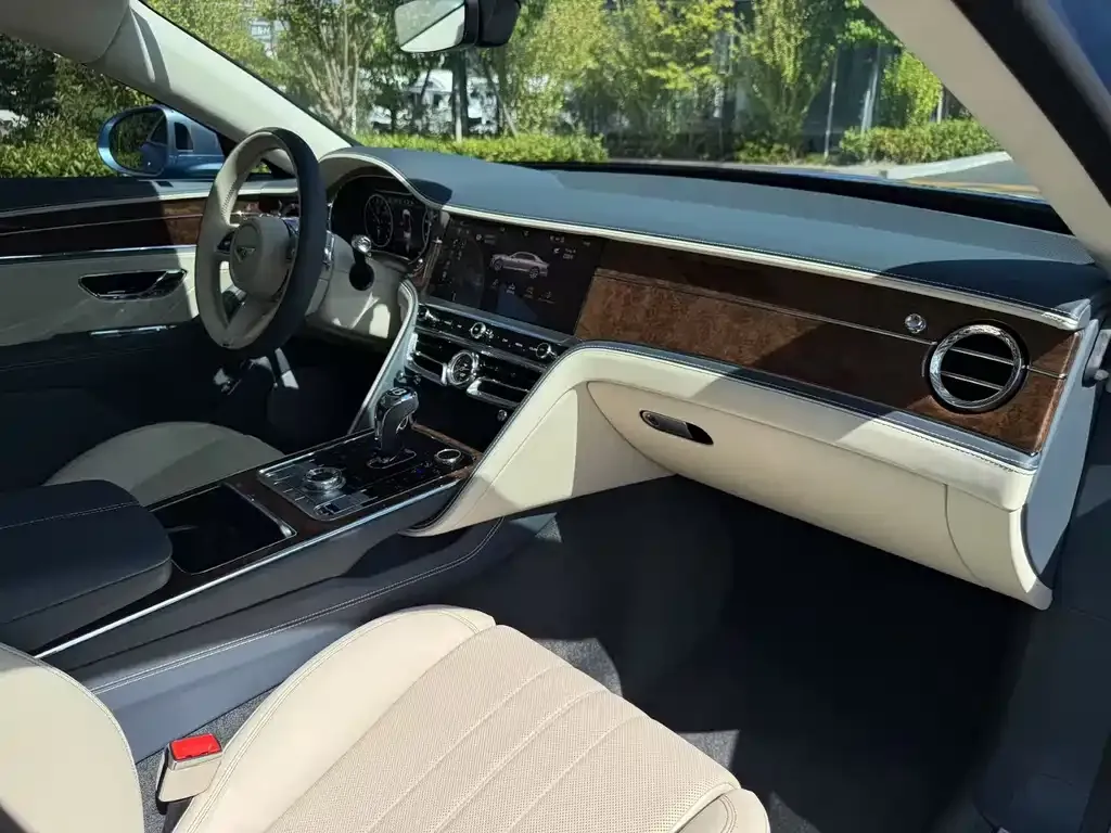 Bentley Flying Spur PHEV 2022 из CN, фото 5
