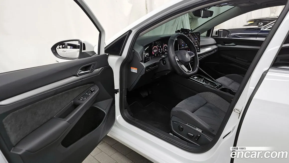 Volkswagen Golf 2025 из KR, фото 10