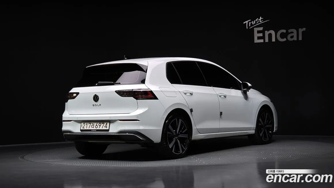 Volkswagen Golf 2025 из KR, фото 2