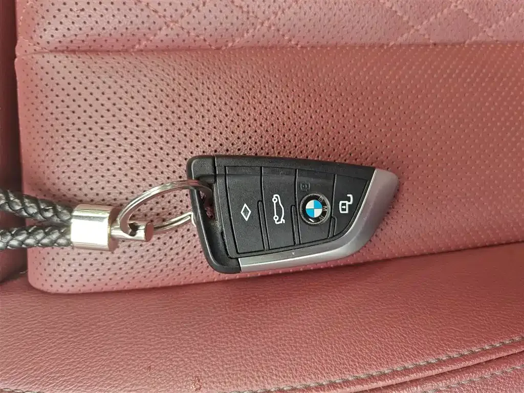 BMW 3 Series 2022 из CN, фото 9