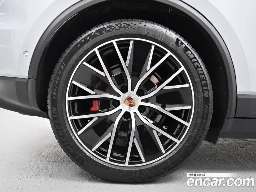 Porsche Macan 2025 из KR, фото 5