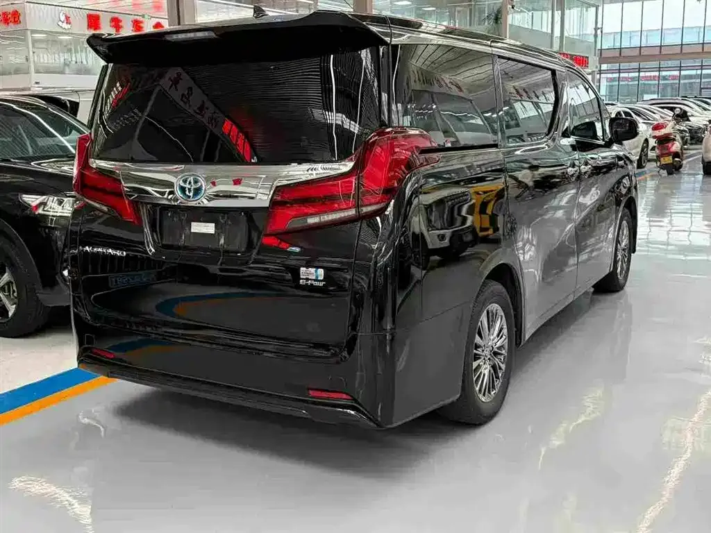 Toyota Alphard 2022 из CN, фото 5