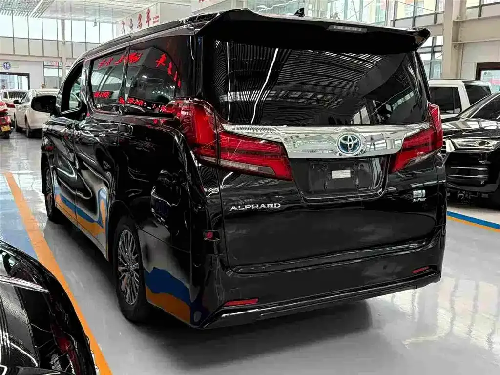 Toyota Alphard 2022 из CN, фото 7