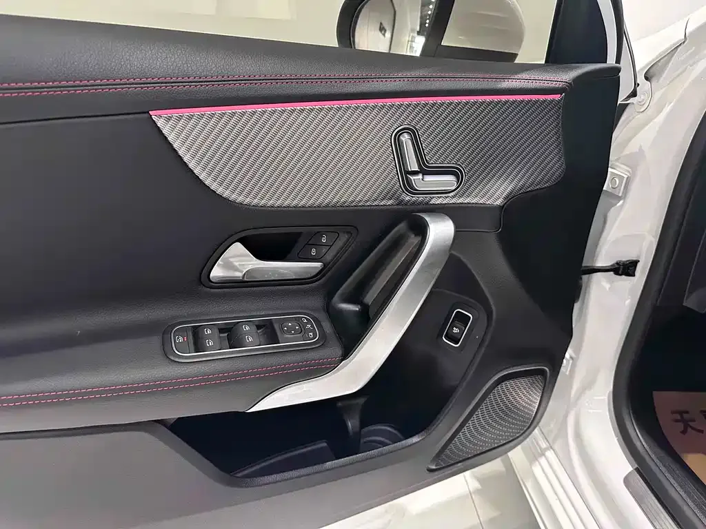 Mercedes-Benz A-Class 2024 из CN, фото 4