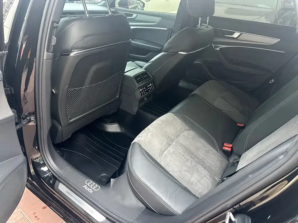 Audi A6L 2022 из CN, фото 10