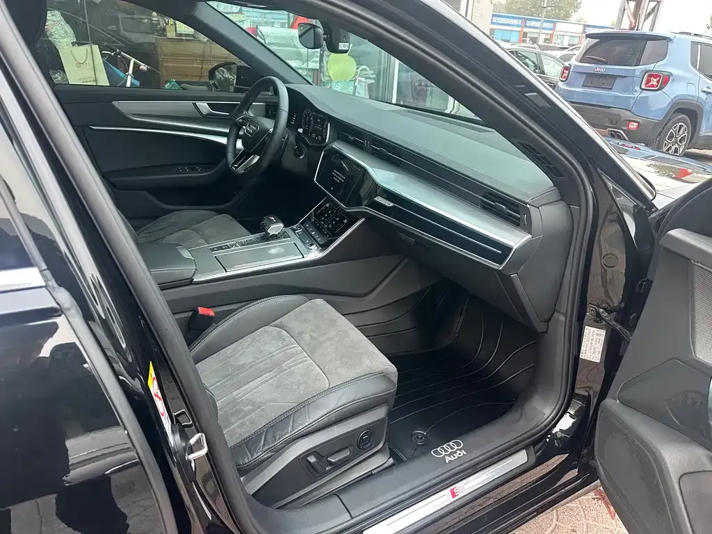 Audi A6L 2022 из CN, фото 9
