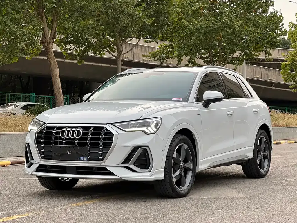 Audi Q3 2023 из CN, фото 1