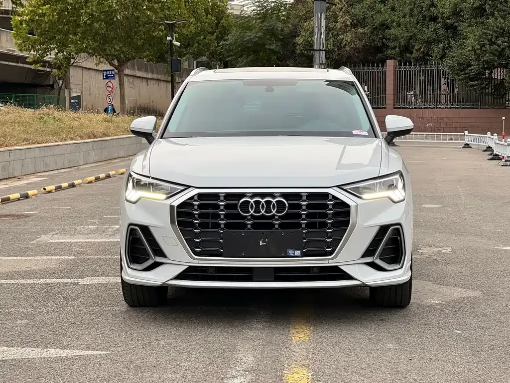Audi Q3 2023 из CN, фото 2