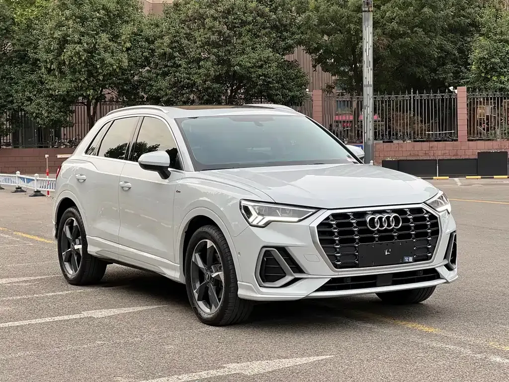 Audi Q3 2023 из CN, фото 3