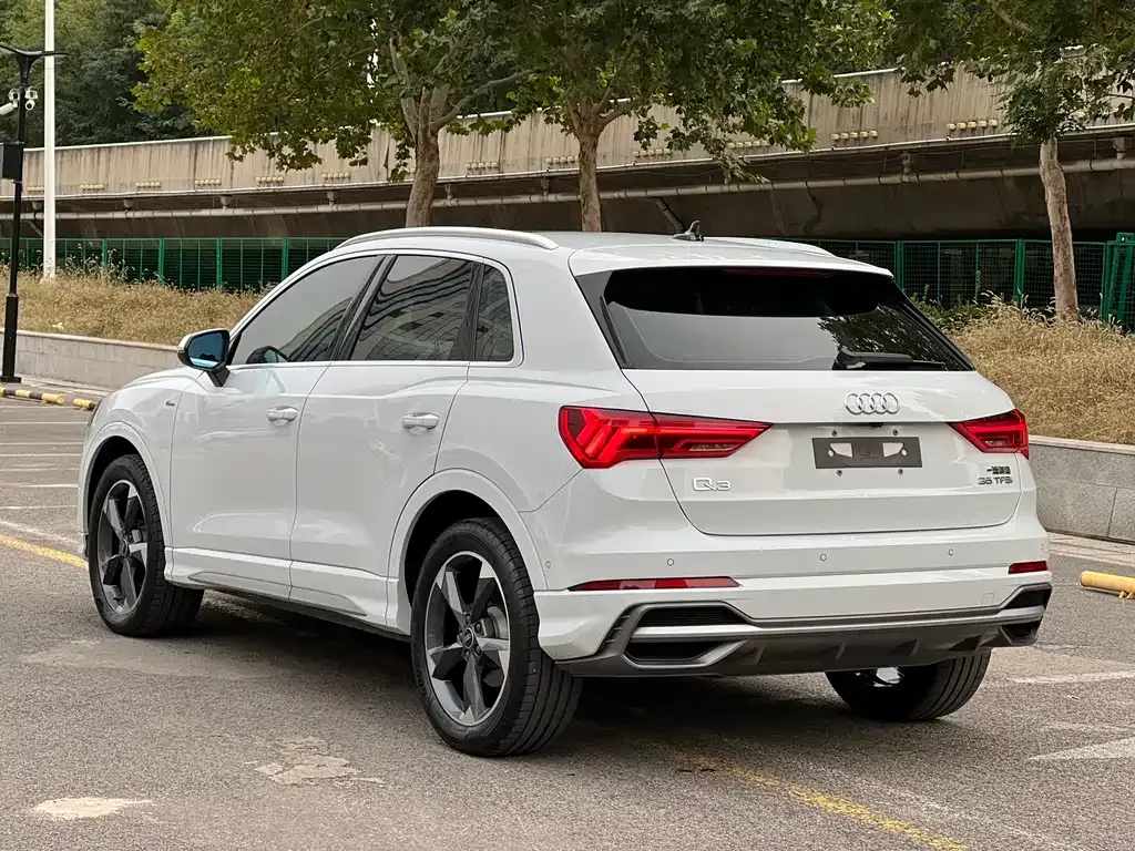 Audi Q3 2023 из CN, фото 4
