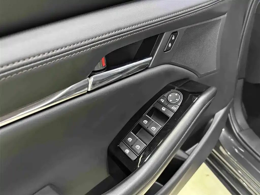 [object Object] 3 Axela 2023 из CN, фото 5