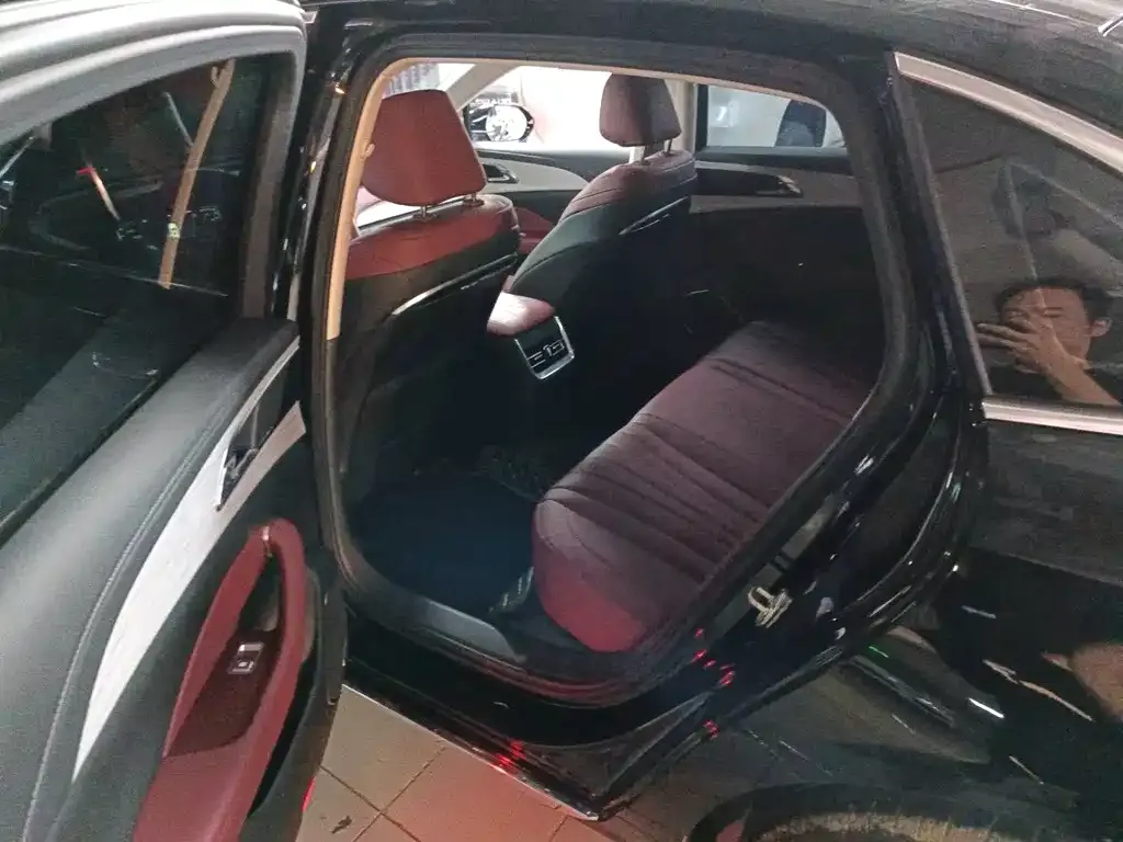 Hongqi H5 2025 из CN, фото 8