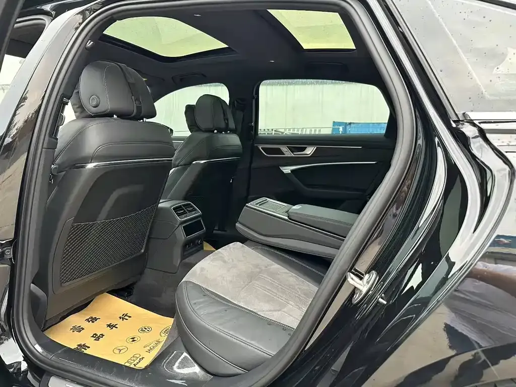Audi A6L 2023 из CN, фото 9