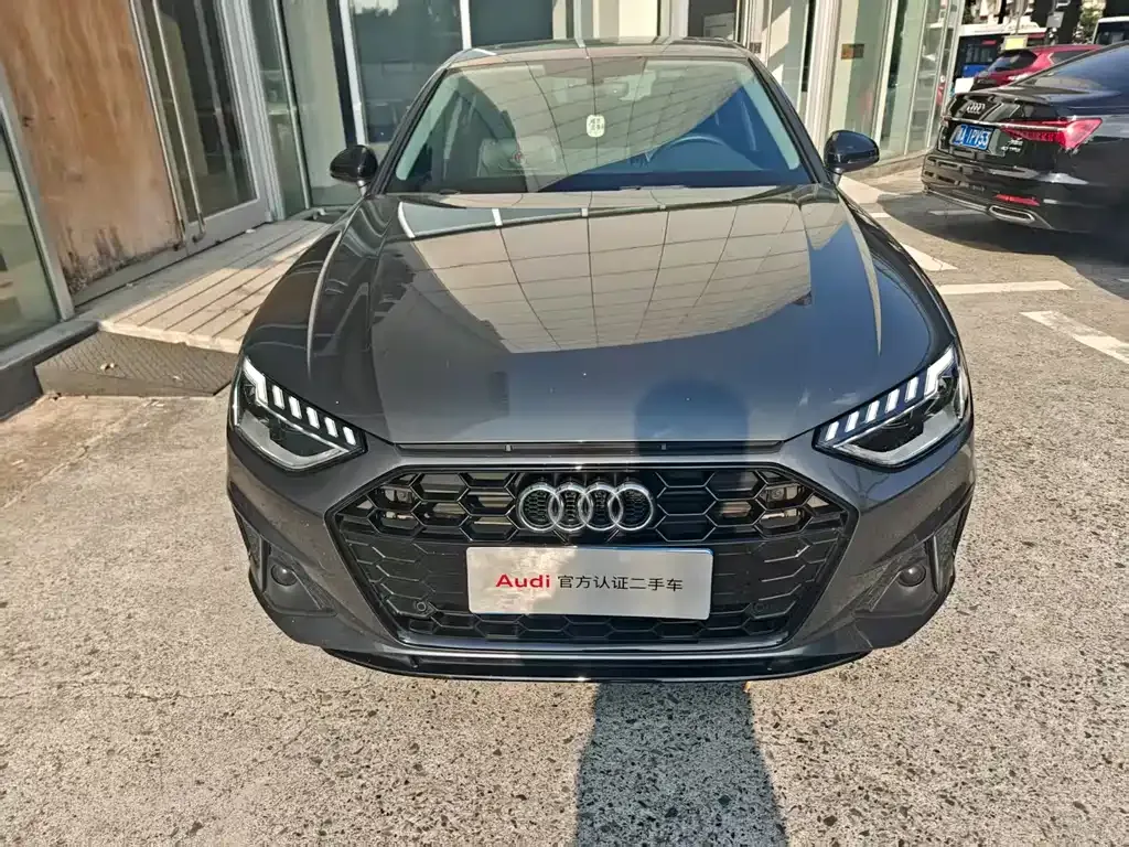 Audi A4L 2022 из CN, фото 2