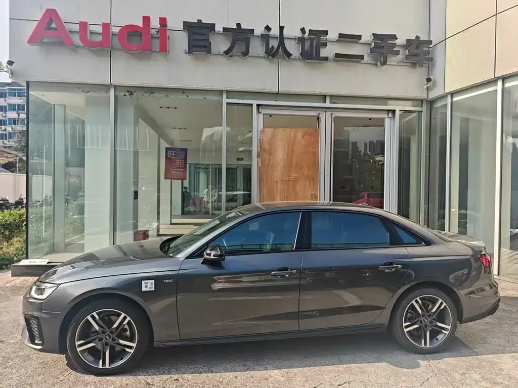 Audi A4L 2022 из CN, фото 3