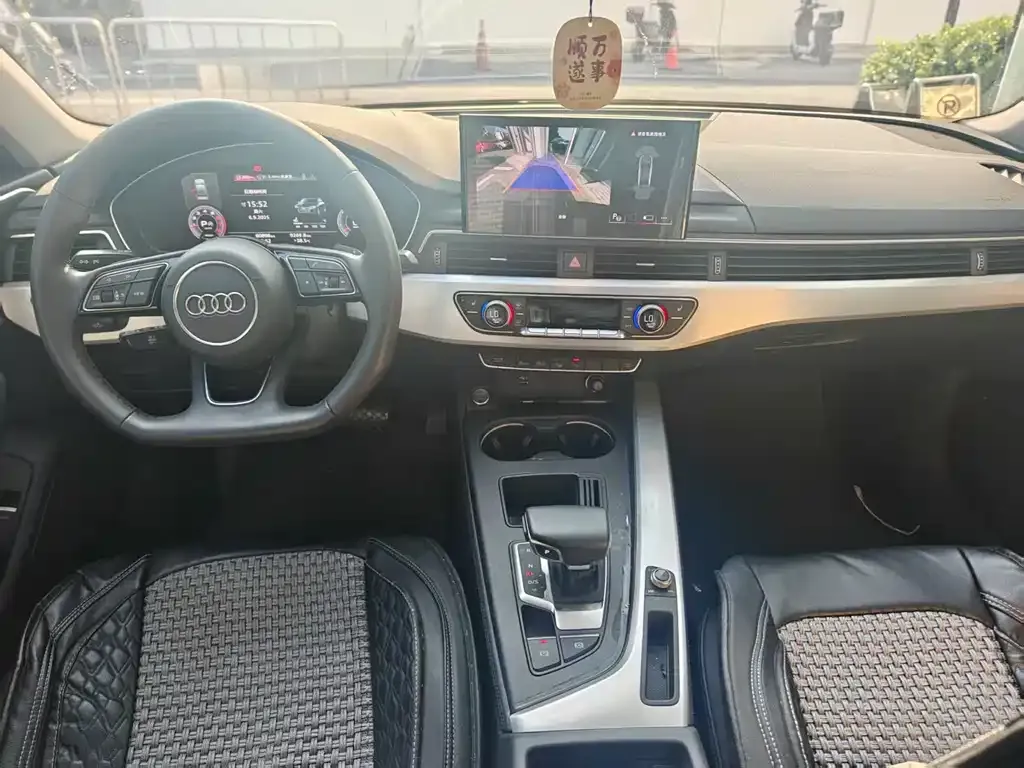 Audi A4L 2022 из CN, фото 8