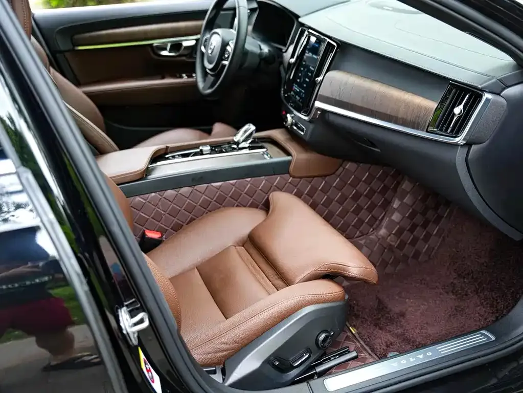 Volvo S90 2024 из CN, фото 4
