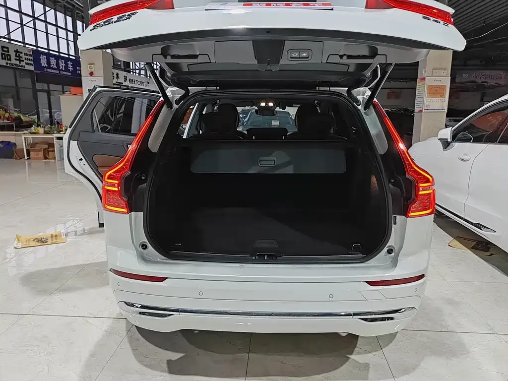 Volvo XC60 2022 из CN, фото 10