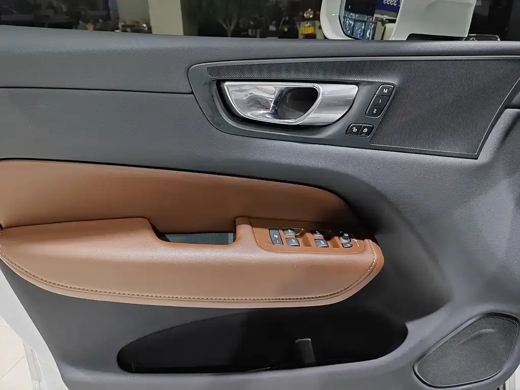 Volvo XC60 2022 из CN, фото 7