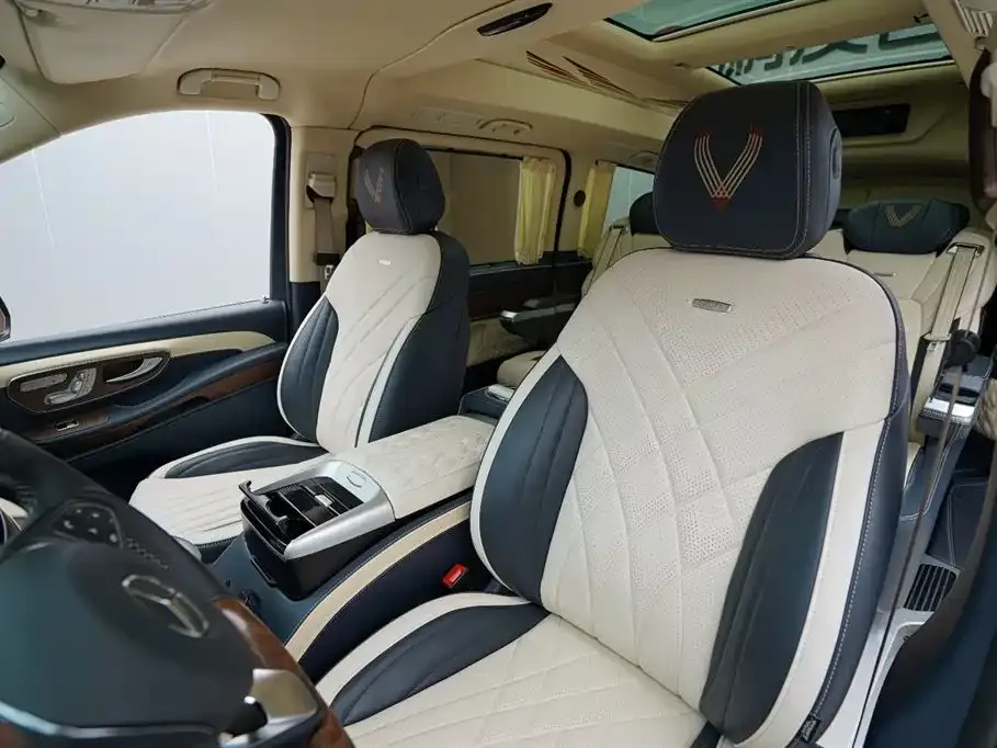 Mercedes-Benz V-Class 2023 из CN, фото 4