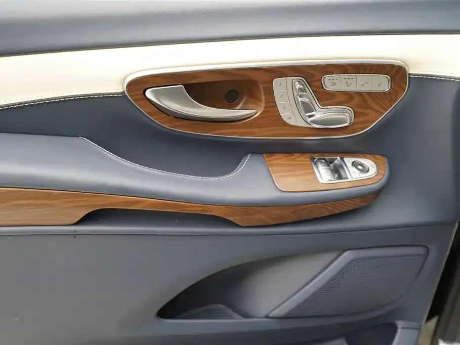 Mercedes-Benz V-Class 2023 из CN, фото 5