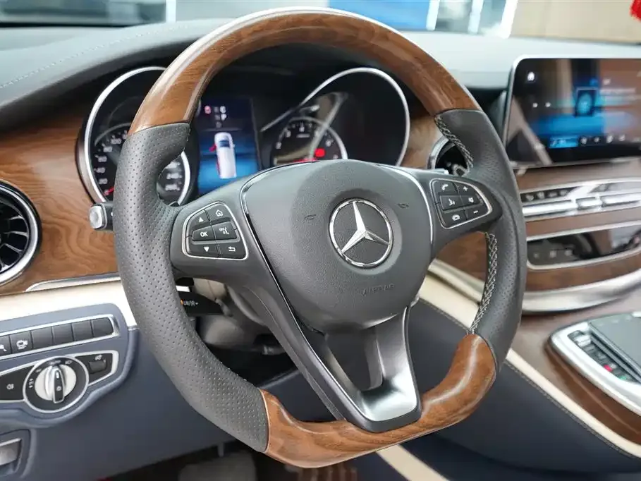 Mercedes-Benz V-Class 2023 из CN, фото 7
